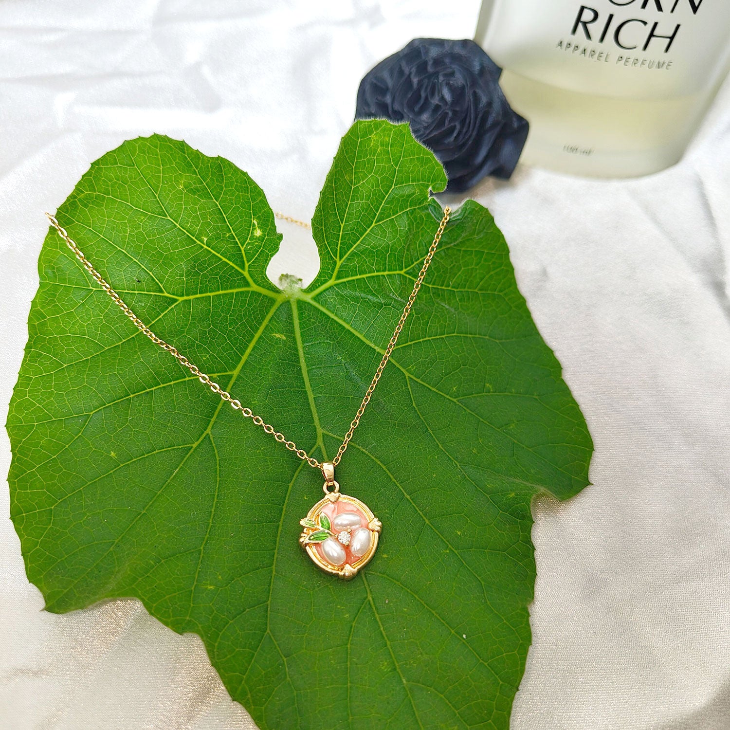 Elegant Pearl Blossom Pendant Necklace