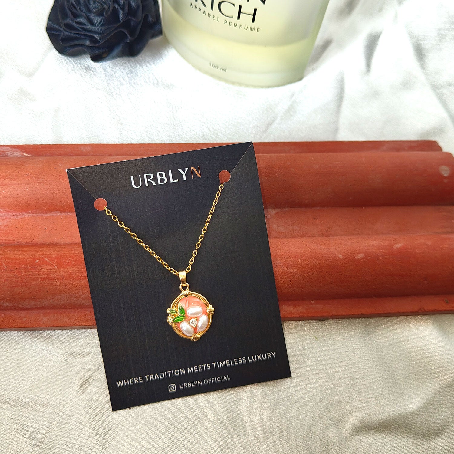 Elegant Pearl Blossom Pendant Necklace