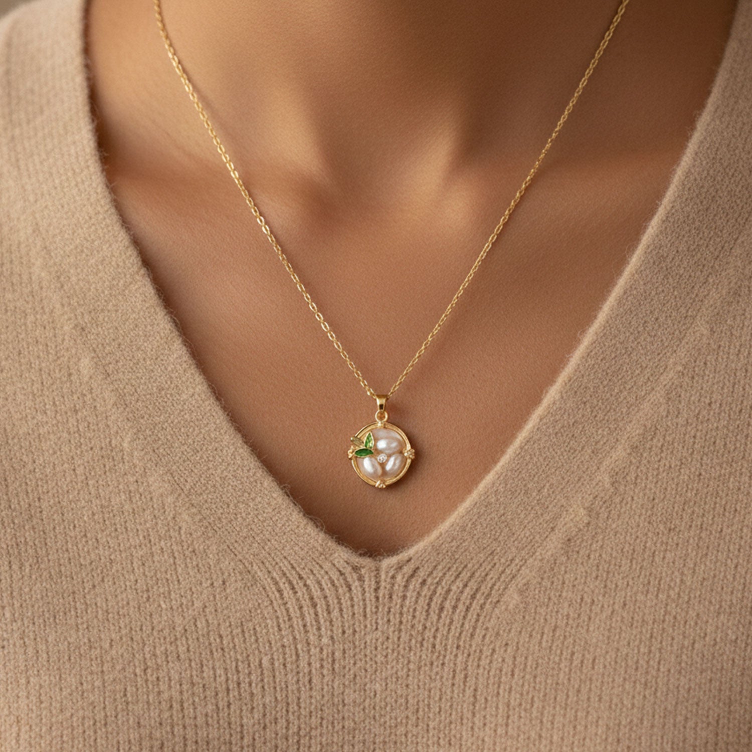 Elegant Pearl Blossom Pendant Necklace